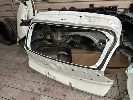 Крышка багажника Hyundai bayon за 350 000 тг. в Алматы – фото 2
