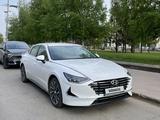 Hyundai Sonata 2022 года за 13 800 000 тг. в Астана