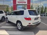 Toyota Highlander 2012 года за 11 800 000 тг. в Астана – фото 2