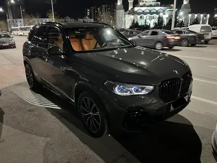 BMW X5 2021 года за 48 000 000 тг. в Астана – фото 2