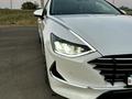 Hyundai Sonata 2023 года за 12 500 000 тг. в Уральск – фото 2