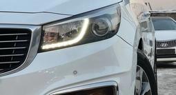 Kia Carnival 2017 годаfor10 500 000 тг. в Алматы – фото 2