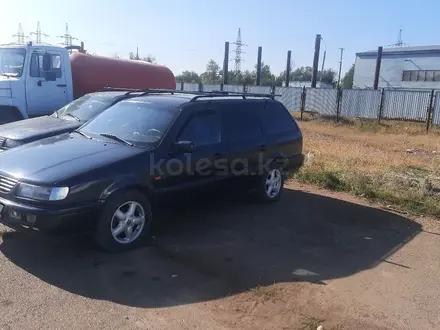 Volkswagen Passat 1995 года за 1 650 000 тг. в Уральск – фото 2