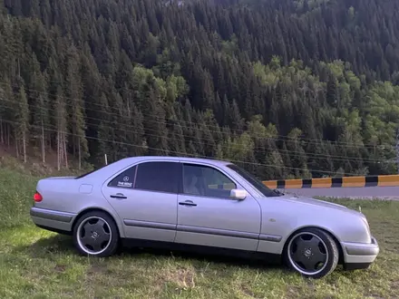 Mercedes-Benz E 320 1997 года за 3 500 000 тг. в Алматы – фото 7