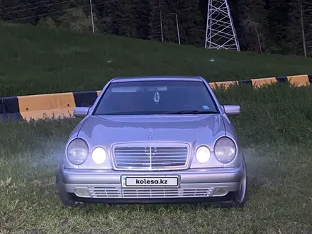Mercedes-Benz E 320 1997 года за 3 500 000 тг. в Алматы – фото 2