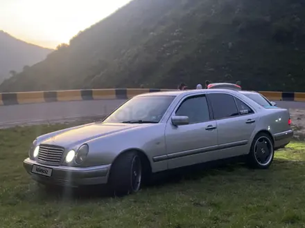 Mercedes-Benz E 320 1997 года за 3 500 000 тг. в Алматы – фото 15