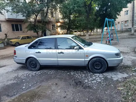 Volkswagen Passat 1995 года за 1 300 000 тг. в Каратау – фото 4