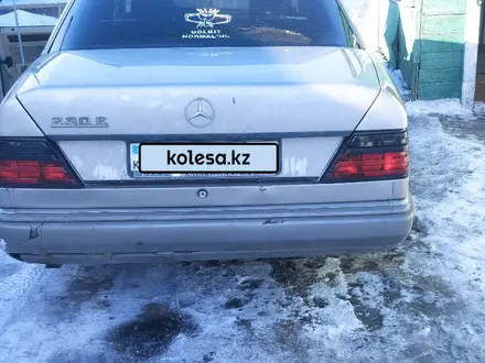 Mercedes-Benz E 230 1990 года за 1 100 000 тг. в Кокшетау – фото 2