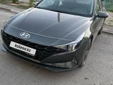 Hyundai Elantra 2021 года за 9 500 000 тг. в Сатпаев – фото 2