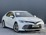 Toyota Camry 2020 года за 13 750 000 тг. в Актобе – фото 3