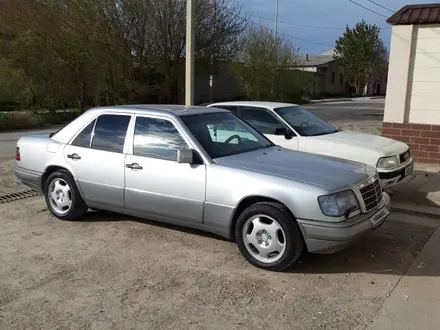 Mercedes-Benz E 220 1994 года за 2 600 000 тг. в Туркестан – фото 5