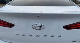 Hyundai Elantra 2019 года за 10 700 000 тг. в Уральск – фото 4
