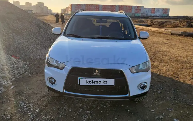 Mitsubishi Outlander 2012 года за 6 700 000 тг. в Актау