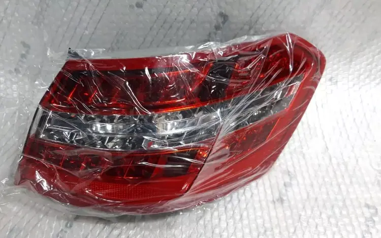 Фонарь в крыло правый Mercedes E W212 дорест за 60 000 тг. в Алматы