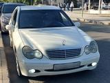 Mercedes-Benz C 240 2003 года за 3 500 000 тг. в Астана – фото 2