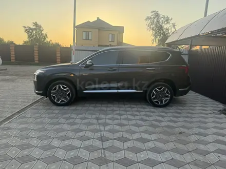 Hyundai Santa Fe 2021 года за 16 500 000 тг. в Уральск