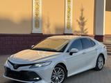 Toyota Camry 2019 года за 14 600 000 тг. в Караганда