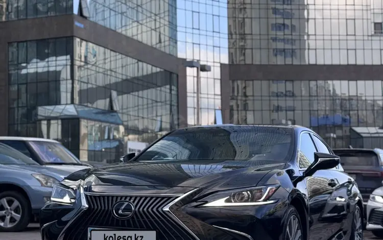 Lexus ES 350 2020 года за 27 000 000 тг. в Алматы
