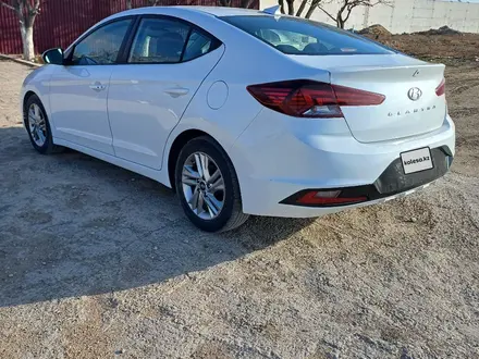 Hyundai Elantra 2019 года за 6 500 000 тг. в Актау – фото 2