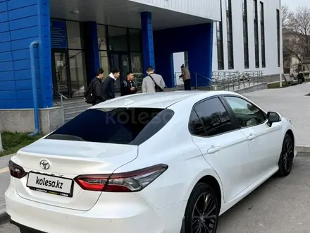Toyota Camry 2021 годаүшін13 400 000 тг. в Алматы – фото 5