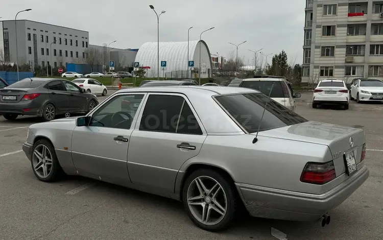 Mercedes-Benz E 320 1994 года за 3 600 000 тг. в Алматы