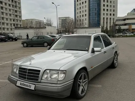 Mercedes-Benz E 320 1994 года за 3 600 000 тг. в Алматы – фото 3