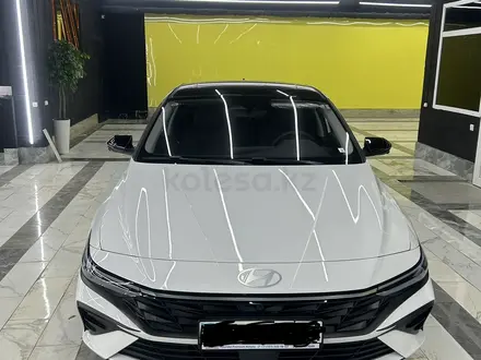 Hyundai Elantra 2023 года за 8 700 000 тг. в Астана – фото 2