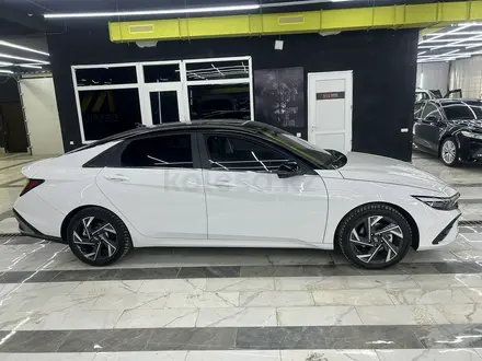 Hyundai Elantra 2023 года за 8 700 000 тг. в Астана – фото 4