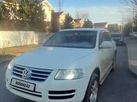 Volkswagen Touareg 2006 года за 5 000 000 тг. в Астана