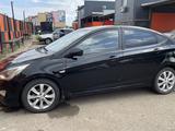 Hyundai Accent 2014 года за 1 550 000 тг. в Уральск – фото 2