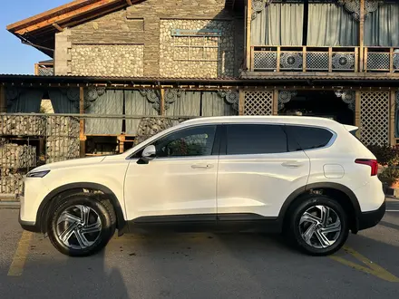 Hyundai Santa Fe 2023 года за 14 800 000 тг. в Алматы