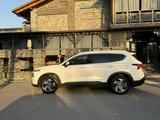 Hyundai Santa Fe 2023 года за 15 200 000 тг. в Алматы – фото 2