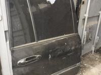 Правая задняя дверь на Lexus Lx 470 за 555 тг. в Караганда