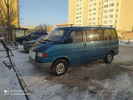 Volkswagen Multivan 1993 года за 3 500 000 тг. в Астана