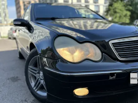 Mercedes-Benz C 240 2002 года за 3 500 000 тг. в Алматы