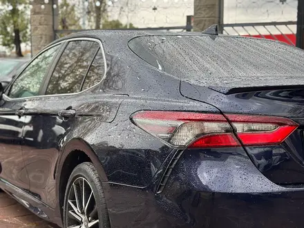 Toyota Camry 2022 года за 12 650 000 тг. в Алматы – фото 4