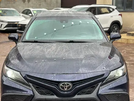 Toyota Camry 2022 года за 12 650 000 тг. в Алматы – фото 9