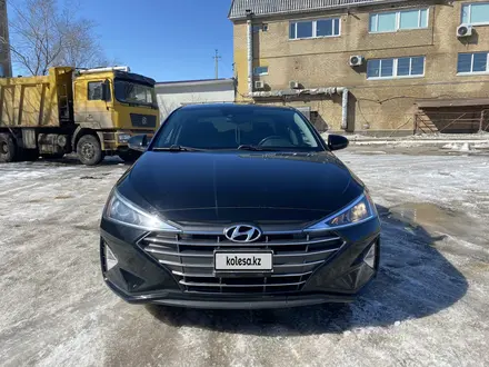 Hyundai Elantra 2019 года за 5 400 000 тг. в Астана