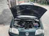 Volkswagen Sharan 1997 годаүшін1 250 000 тг. в Шымкент