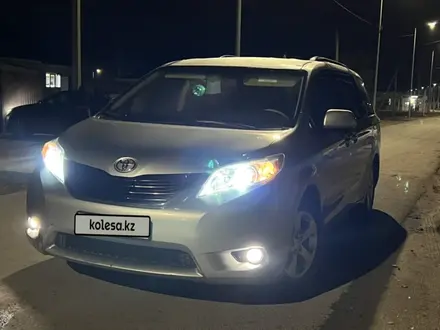 Toyota Sienna 2014 года за 13 000 000 тг. в Атырау – фото 22