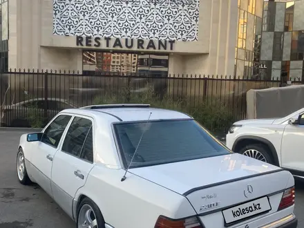 Mercedes-Benz E 320 1993 года за 2 600 000 тг. в Астана – фото 6