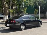 Volkswagen Passat 2010 года за 5 000 000 тг. в Шымкент – фото 2