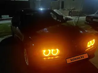 BMW 523