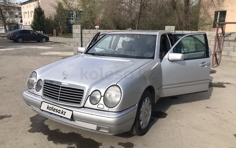 Mercedes-Benz E 320 1997 года за 3 000 000 тг. в Алматы