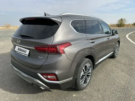 Hyundai Santa Fe 2019 года за 14 000 000 тг. в Уральск – фото 5