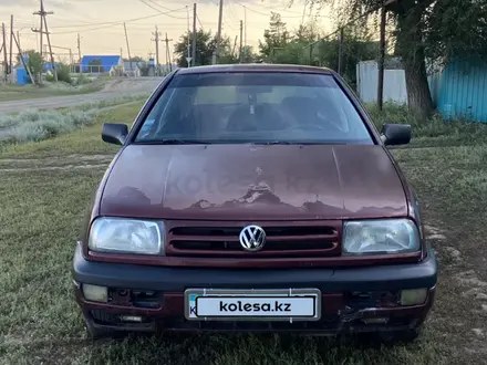 Volkswagen Vento 1993 года за 550 000 тг. в Аксай – фото 2