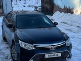 Toyota Camry 2015 годаfor11 700 000 тг. в Алматы