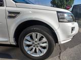 Land Rover Freelander 2013 года за 7 100 000 тг. в Алматы – фото 2