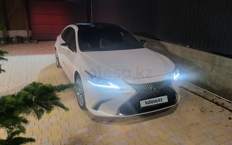 Lexus ES 250 2018 годаfor25 888 888 тг. в Астана