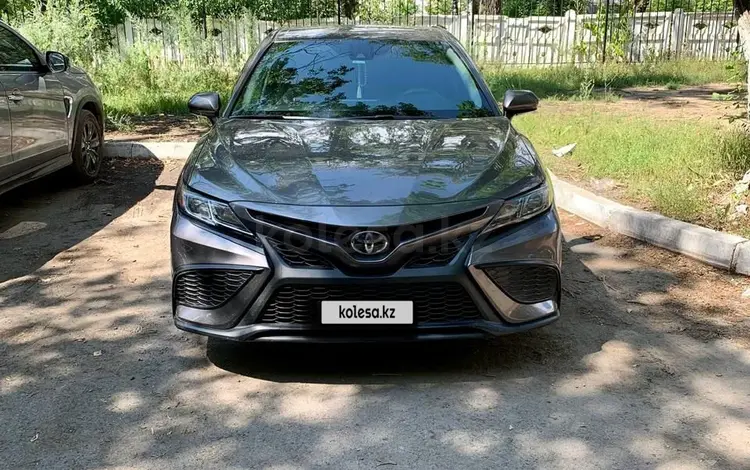 Toyota Camry 2021 годаүшін13 200 000 тг. в Караганда